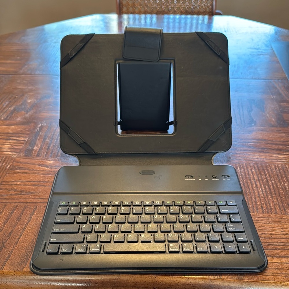 PointMobl Tablet Case & Keyboard